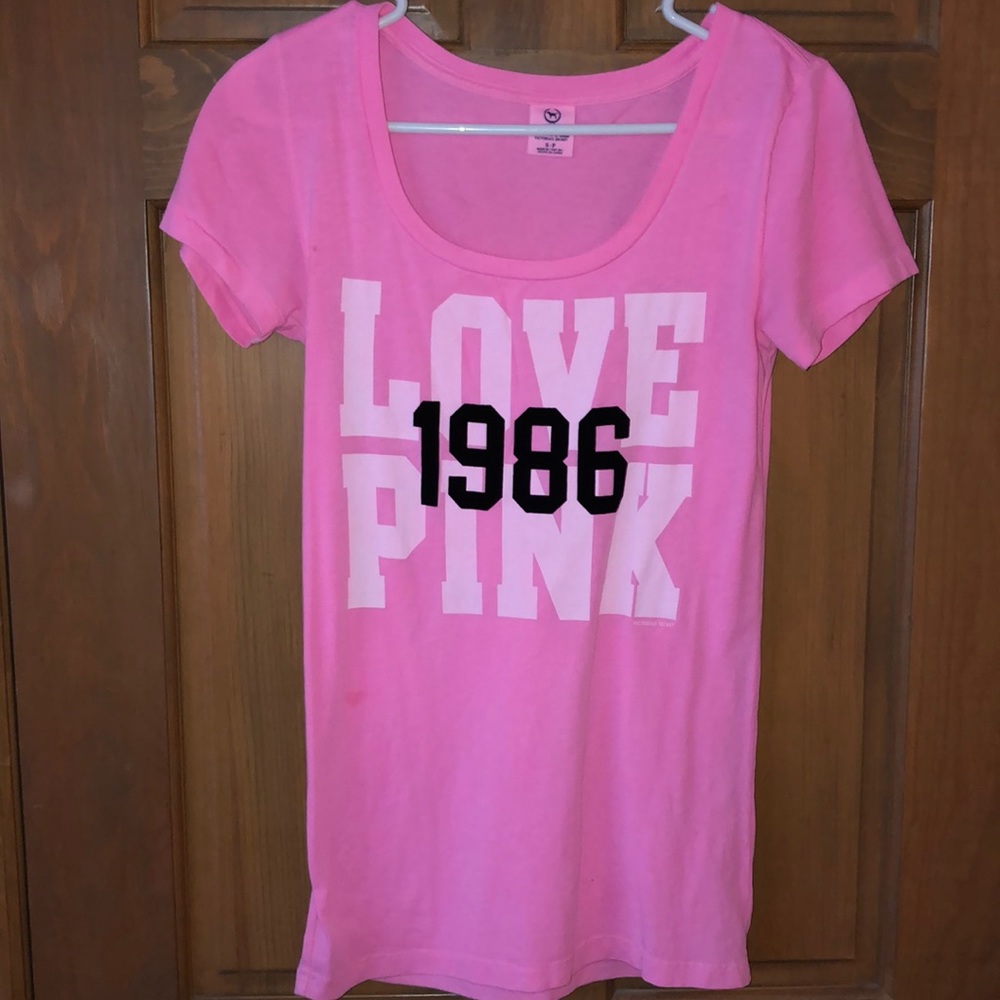 Pink Victoria’s Secret t shirt